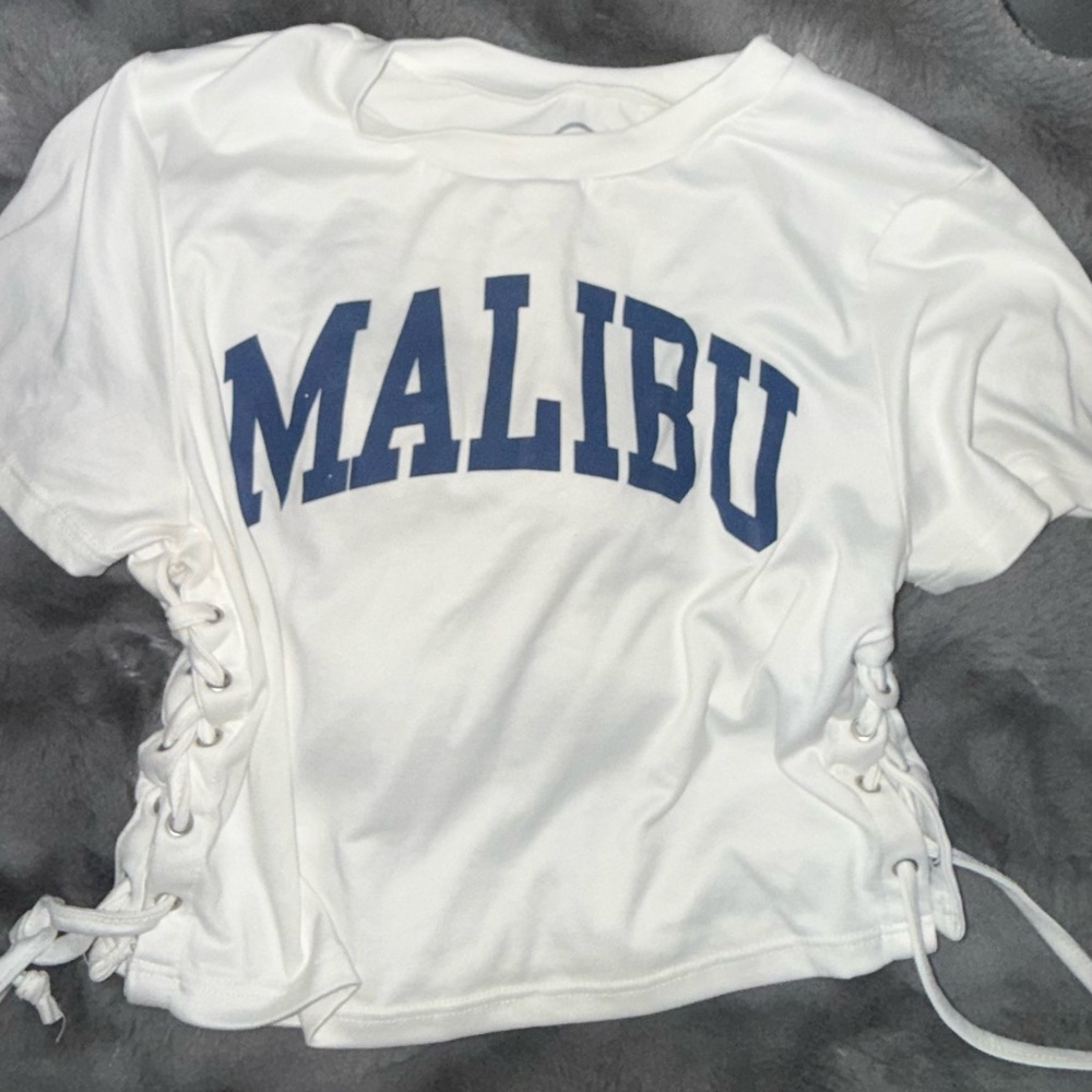 Trendy Malibu shirt from social culture